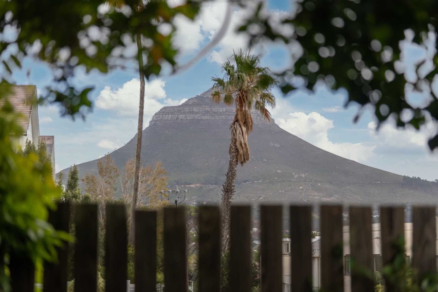 2 Bedroom Property for Sale in Vredehoek Western Cape